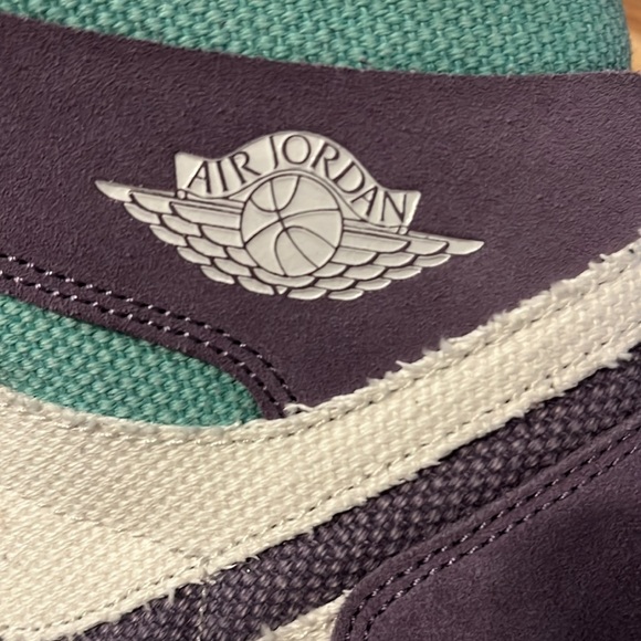 Jordan 1 - Men’s - Picture 2 of 5